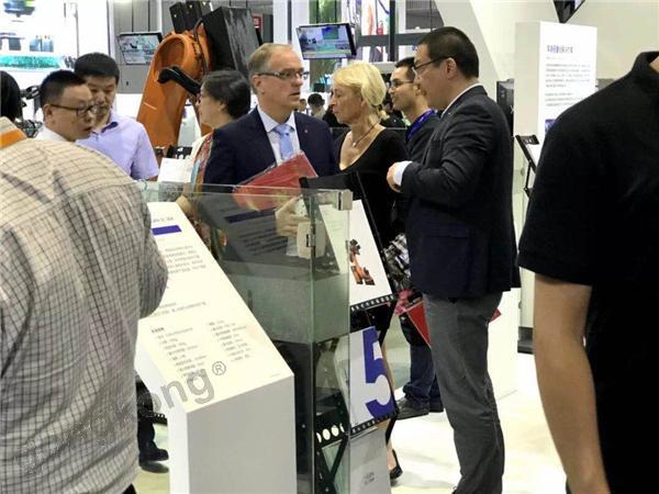 叮咚!您有一封河南投洽会的邀请函,请查收!