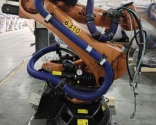 KUKA库卡机器人KR270平衡缸漏油维修