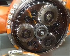 �⿨�����˼��ٻ�ת���������ά��